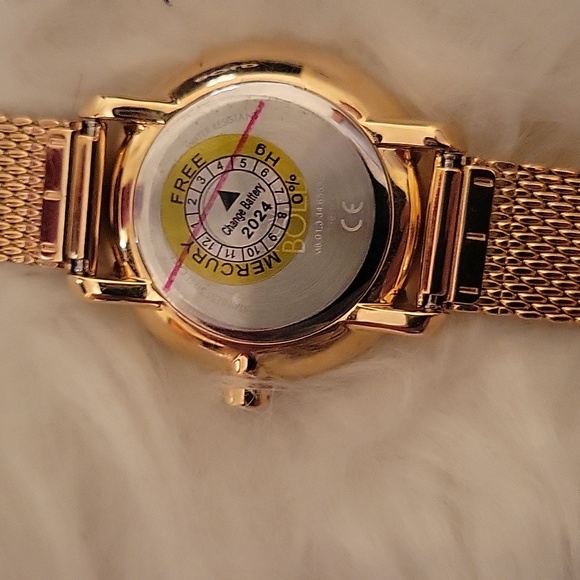 Movado Bold Mesh Women's Watch Crystal Bezel - Picture 8 of 12